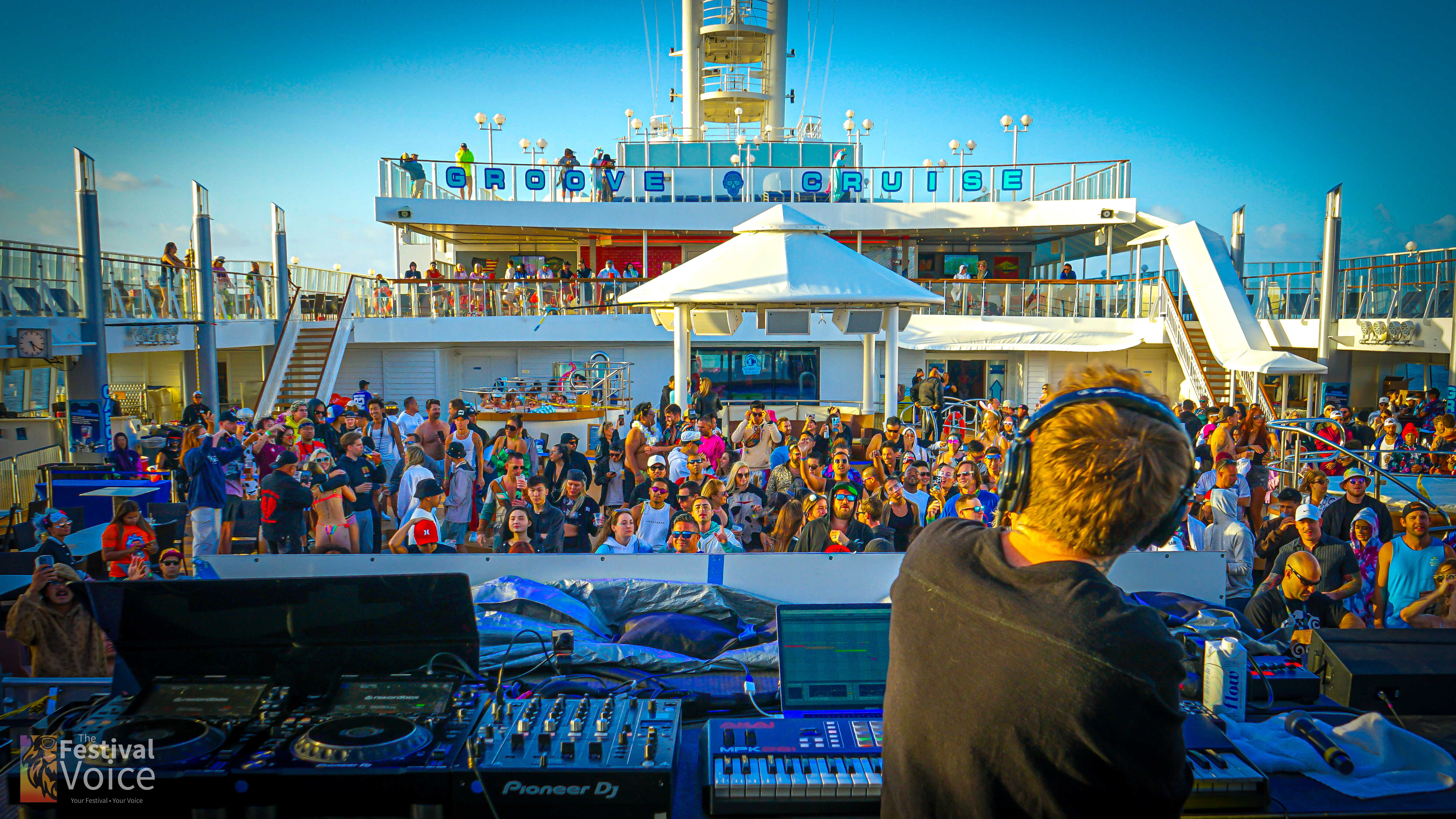 groove-cruise-cabo-2022-431_optimized