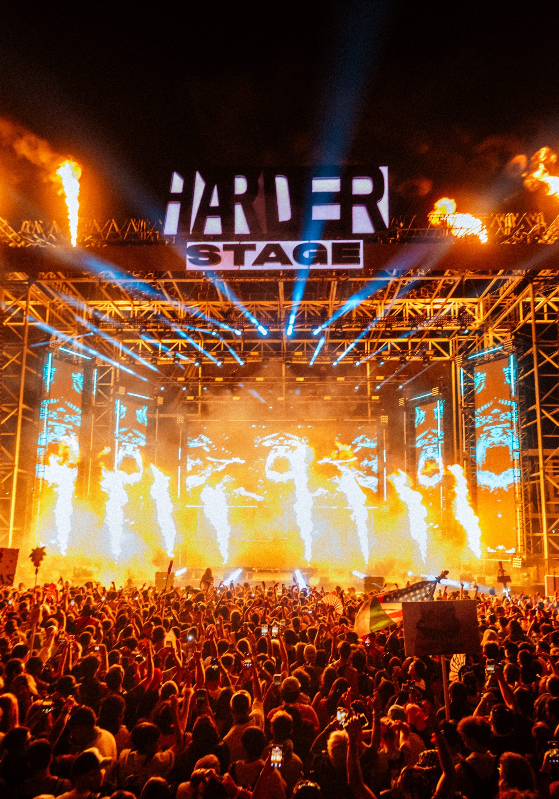 Photoby DEMIAN BECERRA HOLY_MOUNTAIN