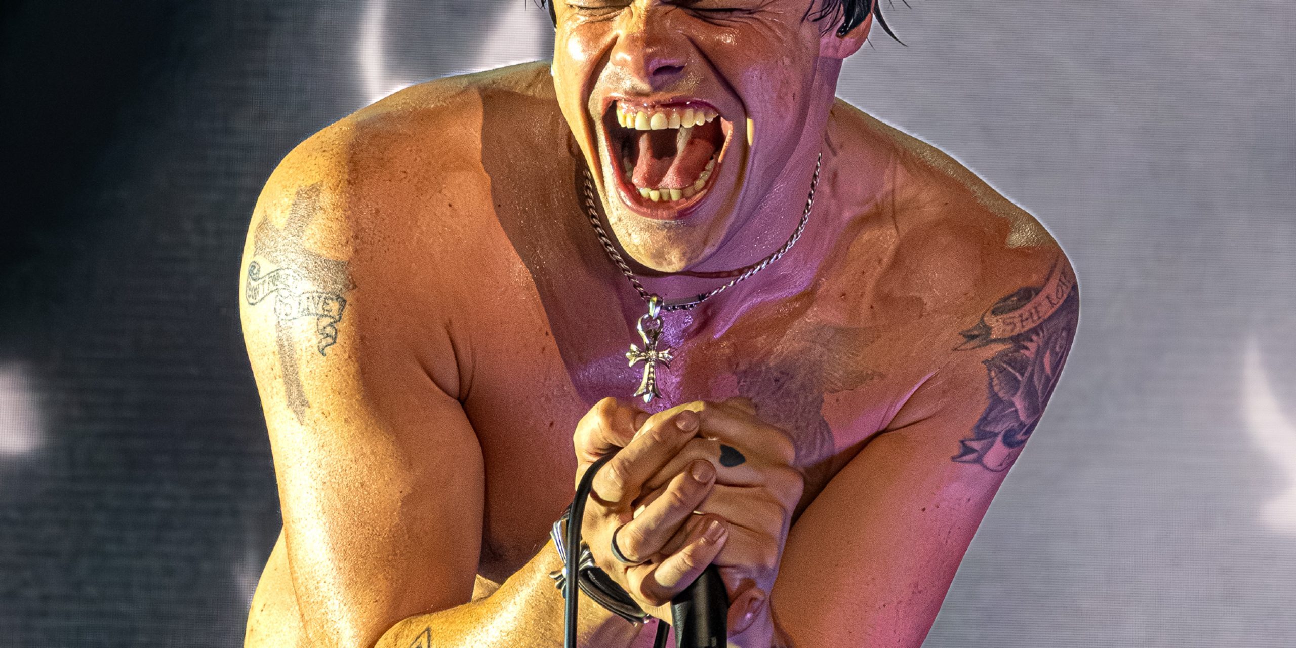 Yungblud-24